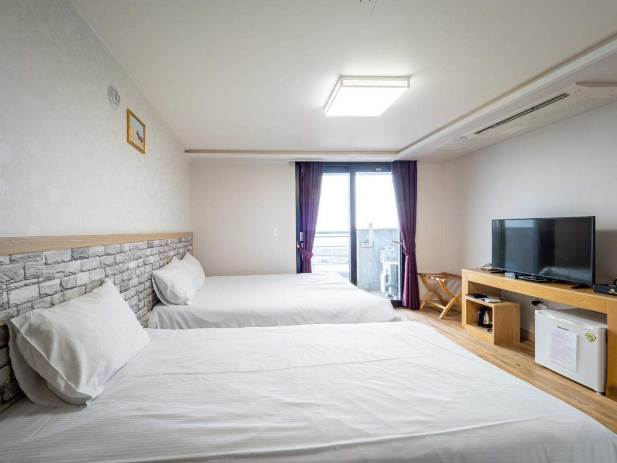 Jeju Moseulpo Hotel Seogwipo Ngoại thất bức ảnh
