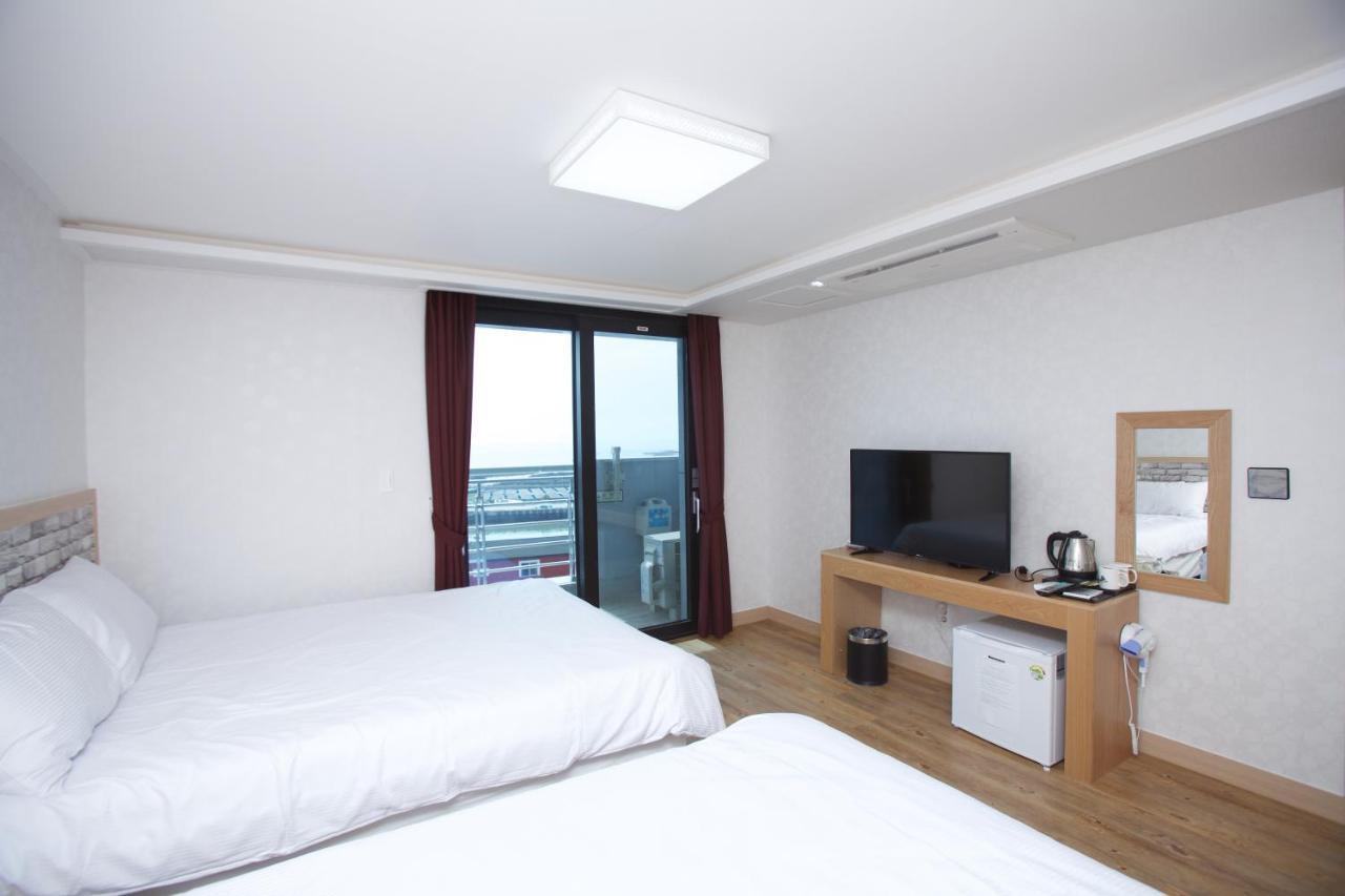 Jeju Moseulpo Hotel Seogwipo Ngoại thất bức ảnh