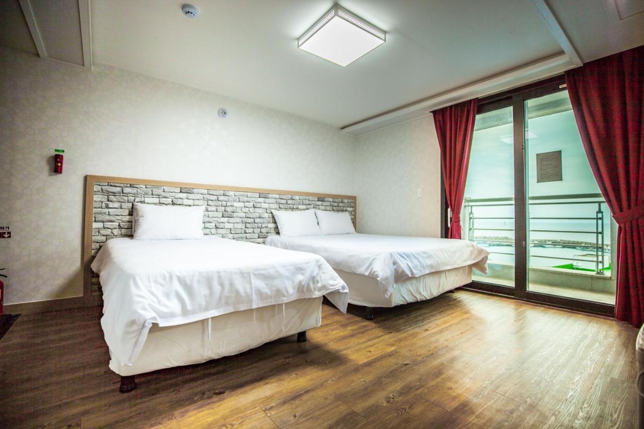 Jeju Moseulpo Hotel Seogwipo Ngoại thất bức ảnh